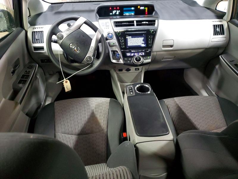 Фото 8 - TOYOTA PRIUS