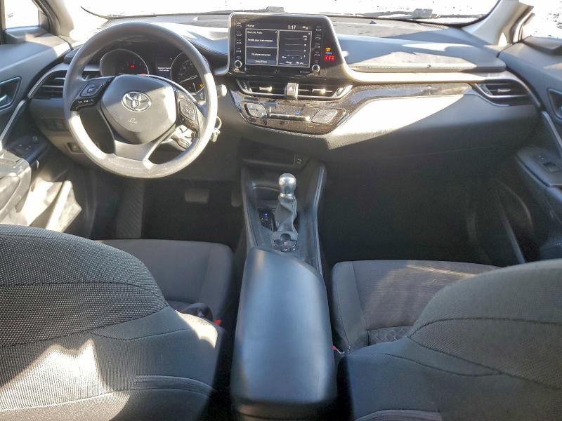 Фото 8 - TOYOTA C-HR