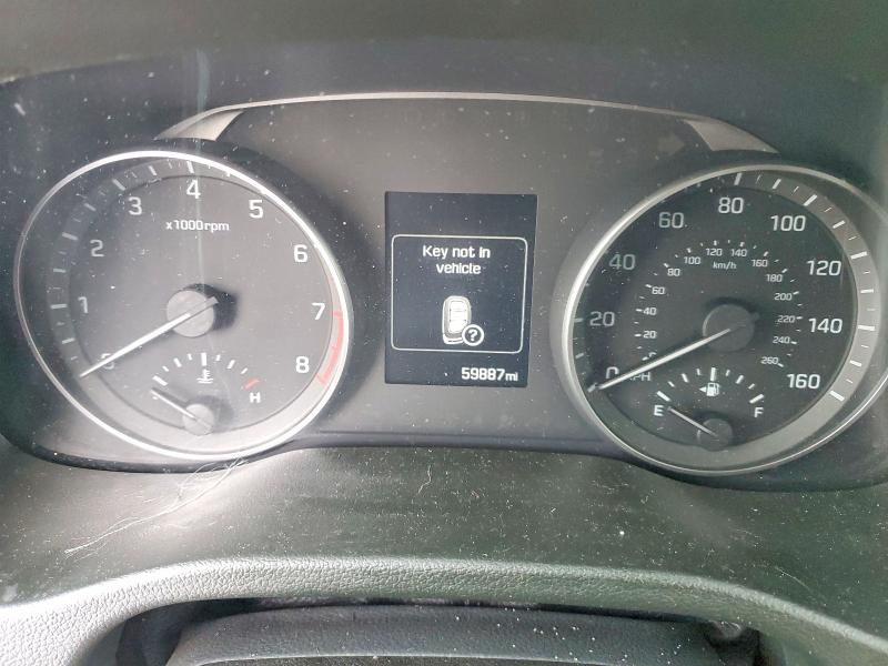 Фото 9 - HYUNDAI ELANTRA