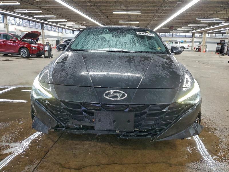 Фото 5 - HYUNDAI ELANTRA