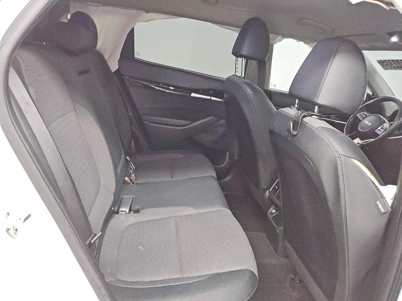 Фото 11 - KIA SELTOS