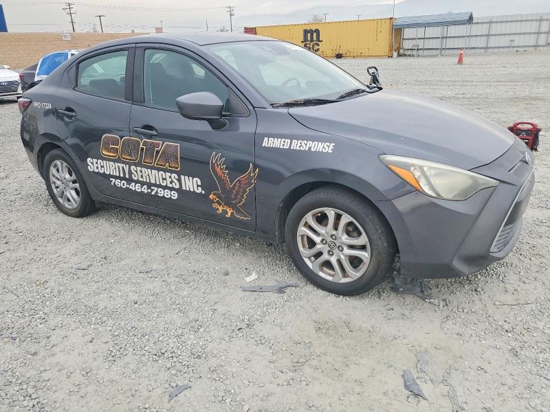 Фото 4 - TOYOTA SCION