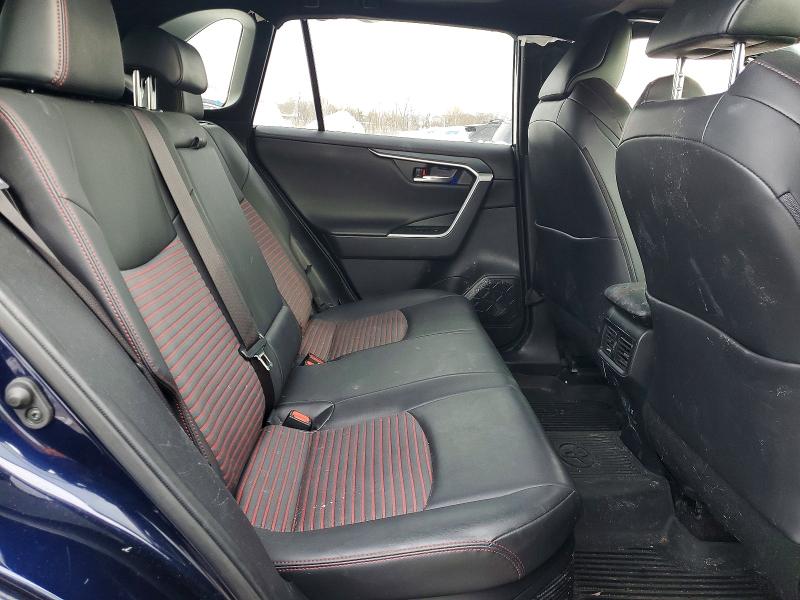 Фото 11 - TOYOTA RAV4