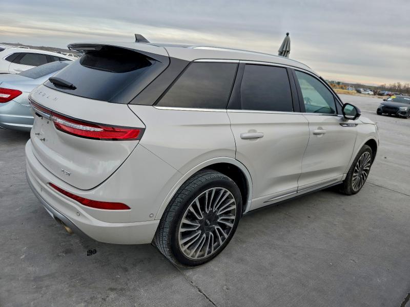 Фото 3 - LINCOLN CORSAIR