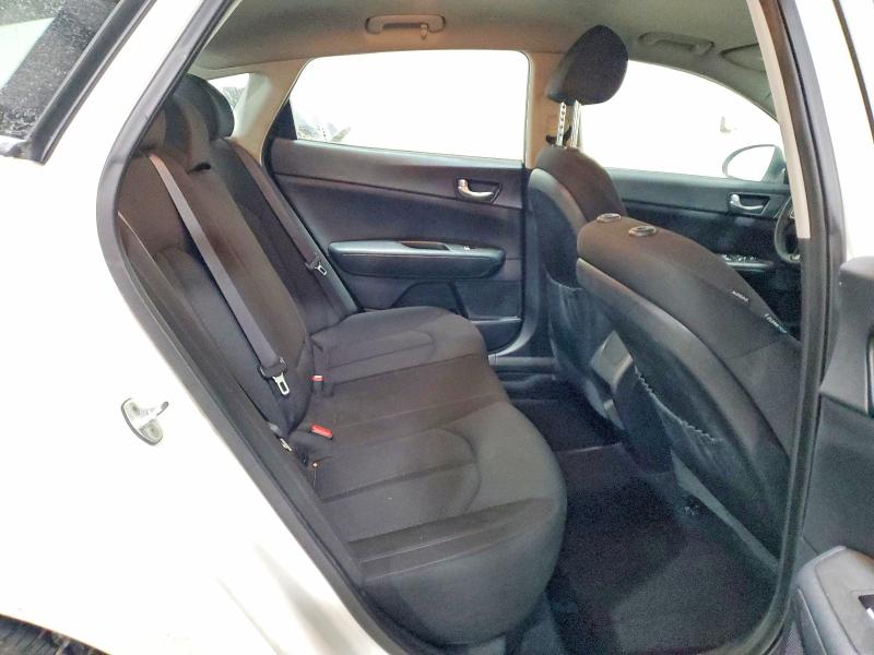 Фото 10 - KIA OPTIMA