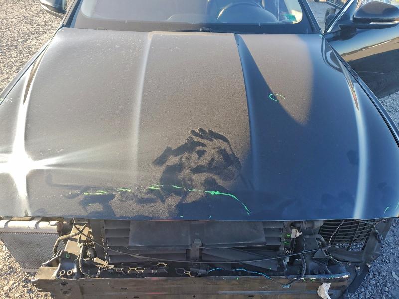 Фото 11 - JAGUAR XE