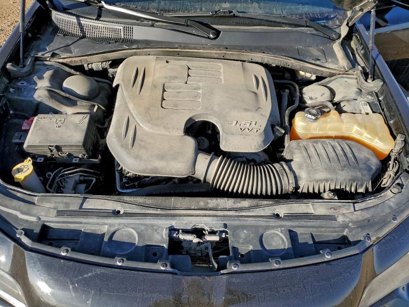 Фото 11 - CHRYSLER 300