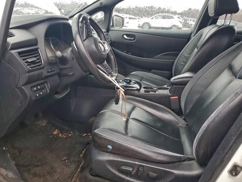 Фото 7 - NISSAN LEAF