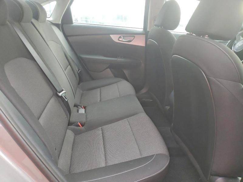 Фото 10 - KIA FORTE