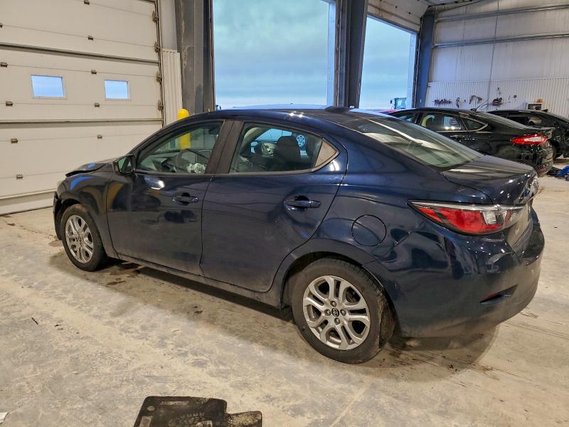 Фото 2 - TOYOTA YARIS