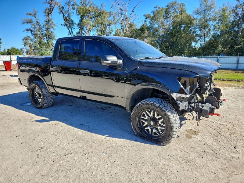 Фото 4 - NISSAN TITAN