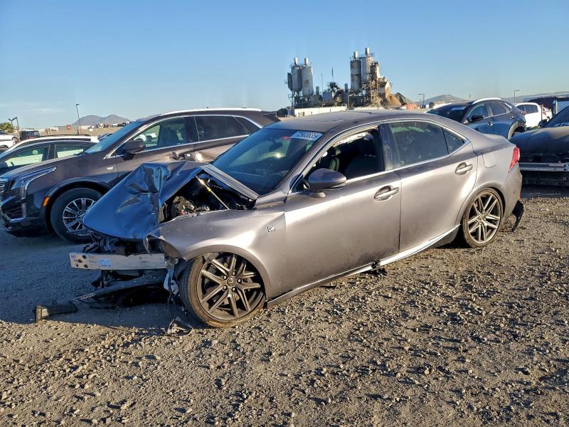 Фото 1 - LEXUS IS