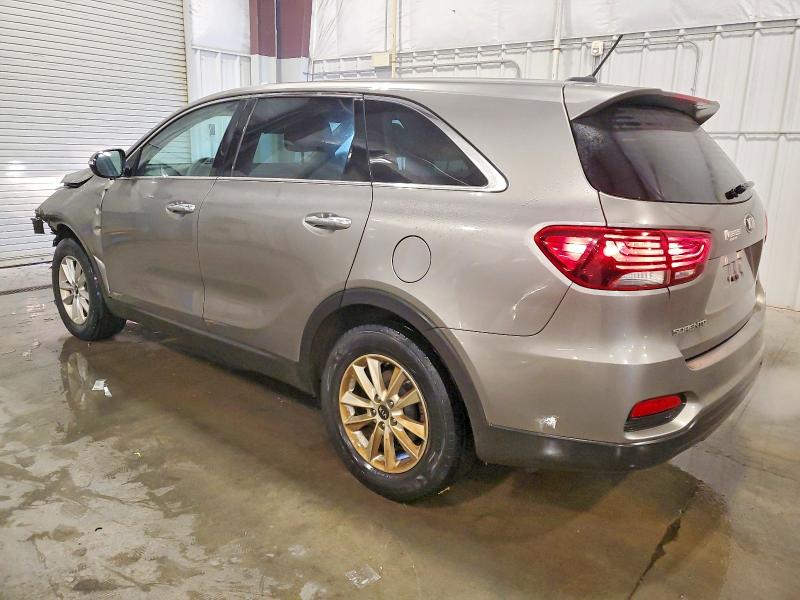 Фото 2 - KIA SORENTO