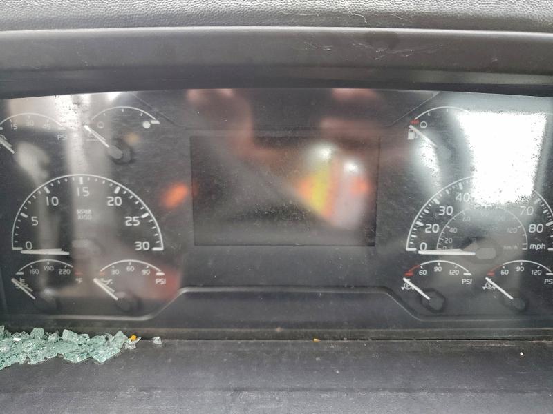 Фото 8 - VOLVO VN