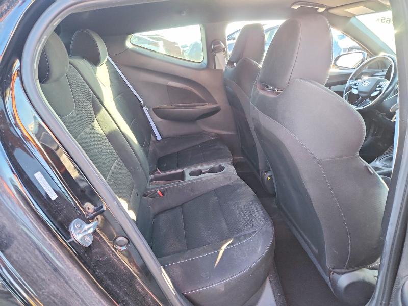 Фото 10 - HYUNDAI VELOSTER