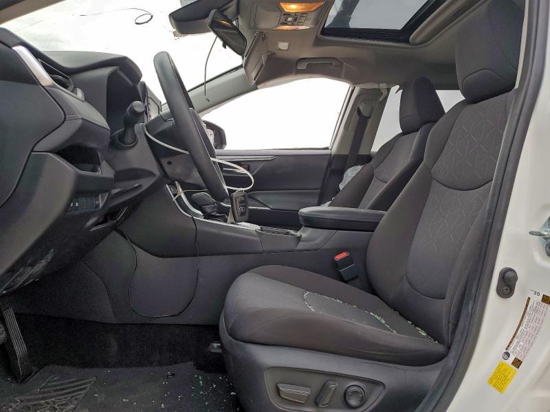 Фото 7 - TOYOTA RAV4