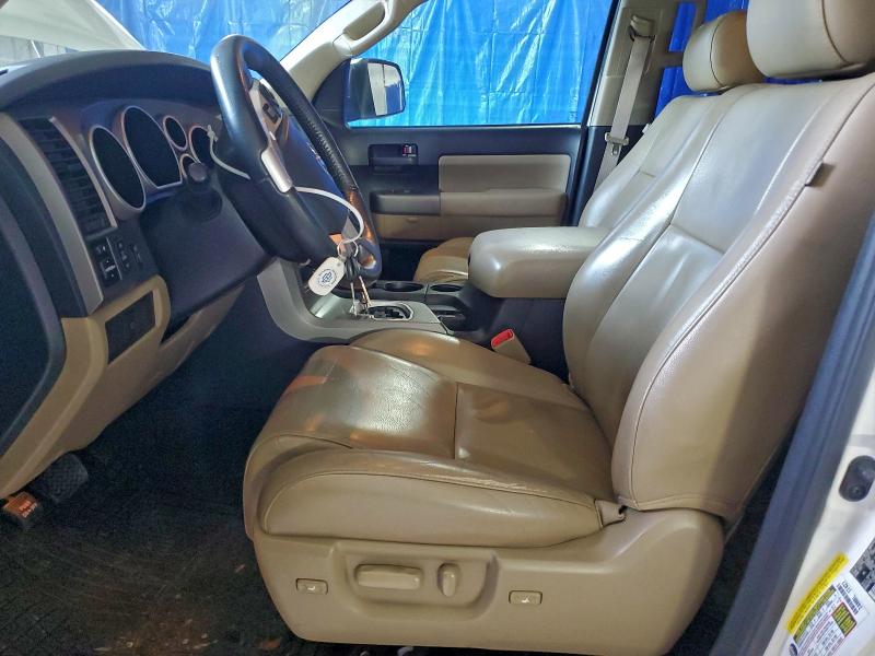 Фото 7 - TOYOTA SEQUOIA