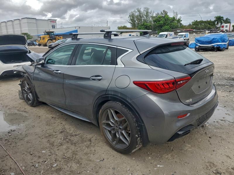 Фото 2 - INFINITI QX30