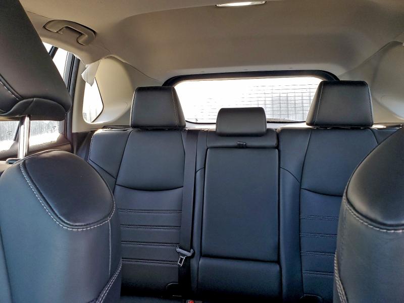 Фото 10 - TOYOTA RAV4