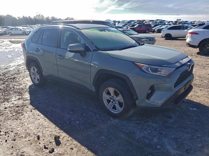 Фото 4 - TOYOTA RAV4