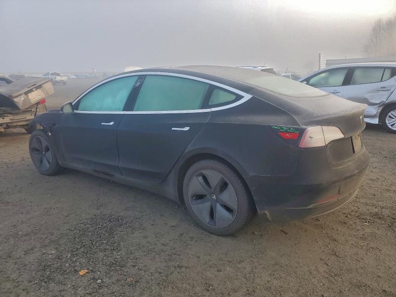 Фото 2 - TESLA MODEL 3