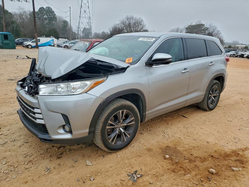 Фото 1 - TOYOTA HIGHLANDER