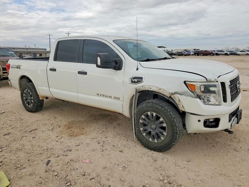 Фото 4 - NISSAN TITAN