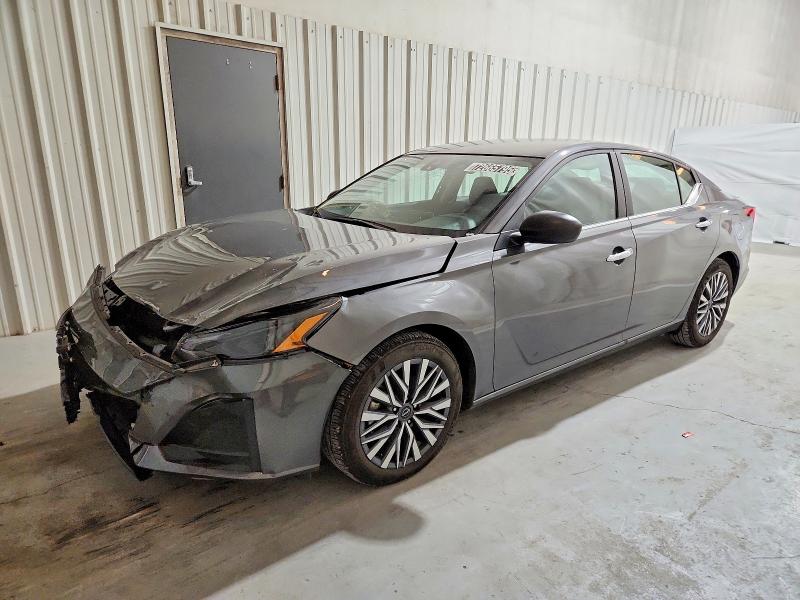 Фото 1 - NISSAN ALTIMA