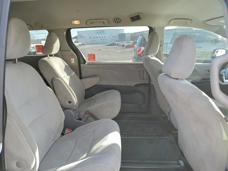 Фото 11 - TOYOTA SIENNA