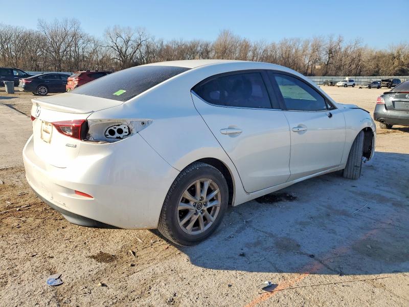 Фото 3 - MAZDA 3