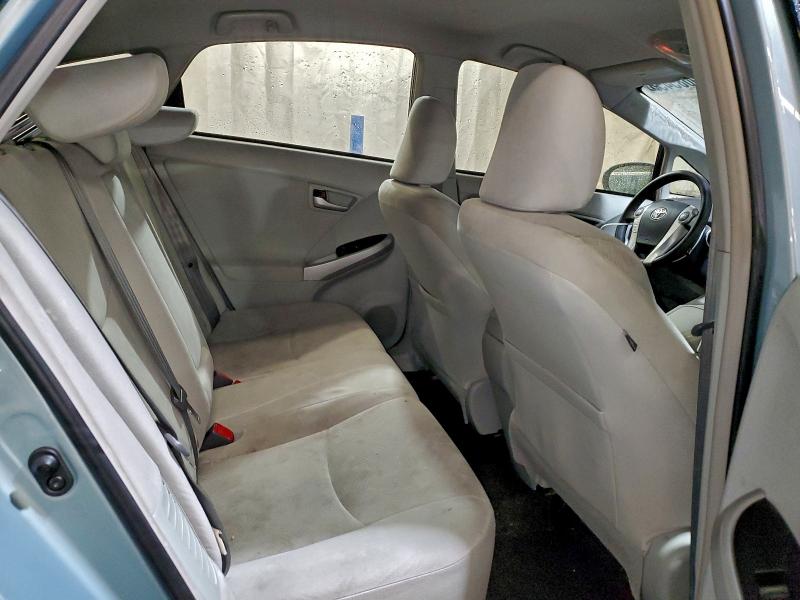 Фото 10 - TOYOTA PRIUS