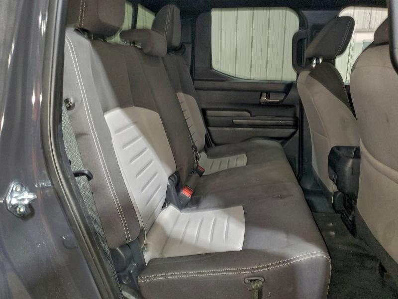 Фото 10 - TOYOTA TACOMA