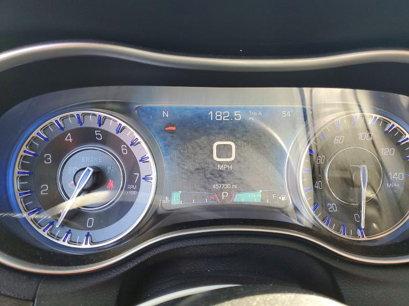 Фото 9 - CHRYSLER 300