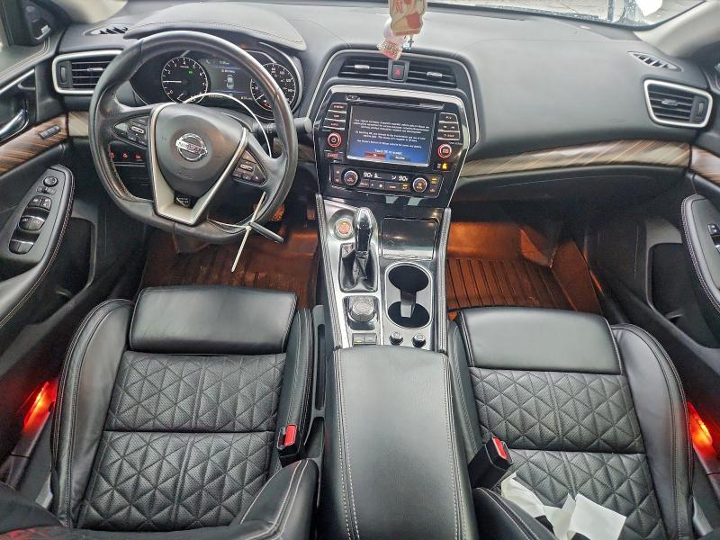 Фото 8 - NISSAN MAXIMA