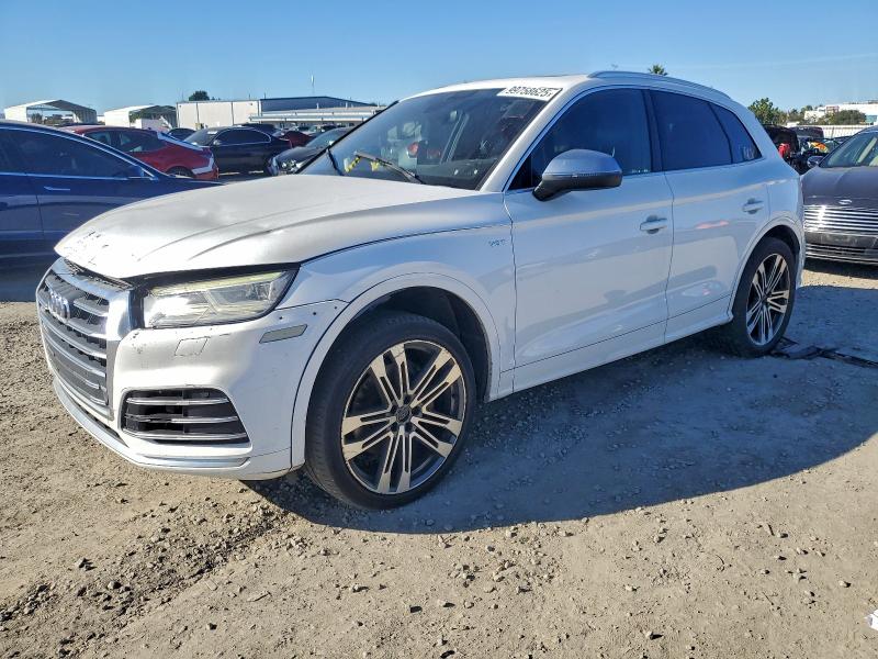 Фото 1 - AUDI SQ5