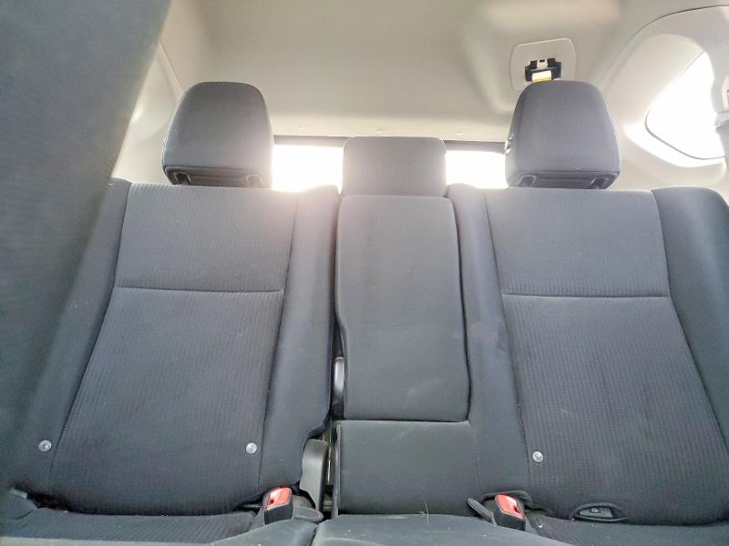 Фото 10 - TOYOTA RAV4