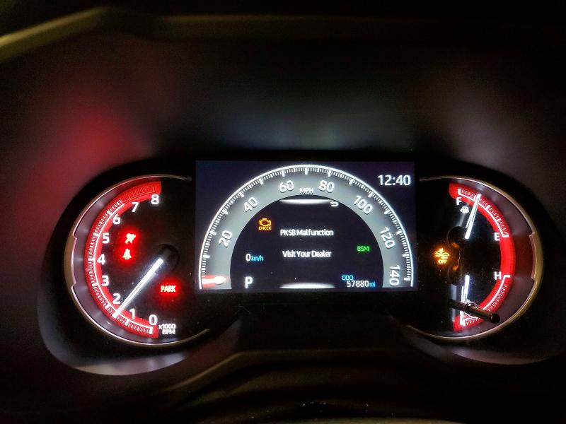 Фото 9 - TOYOTA RAV4