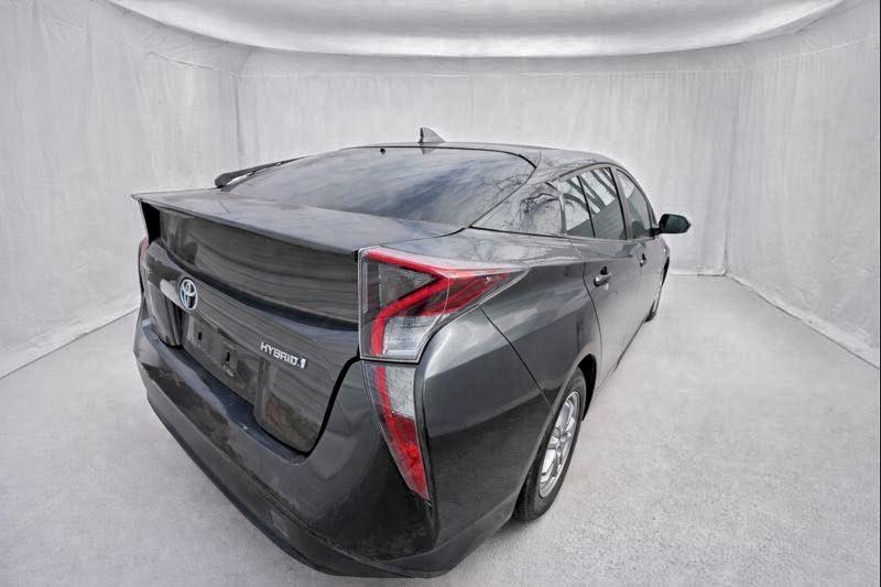 Фото 4 - TOYOTA PRIUS