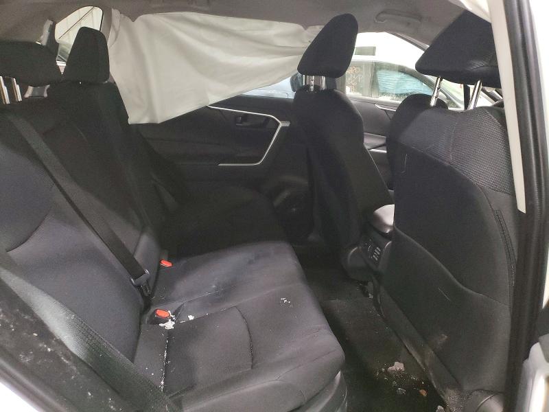 Фото 11 - TOYOTA RAV4