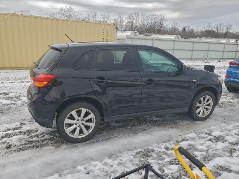 Фото 3 - MITSUBISHI OUTLANDER