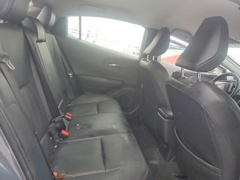 Фото 10 - TOYOTA PRIUS