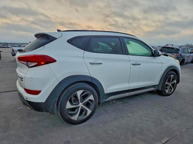 Фото 3 - HYUNDAI TUCSON