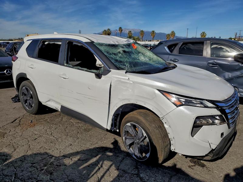 Фото 4 - NISSAN ROGUE