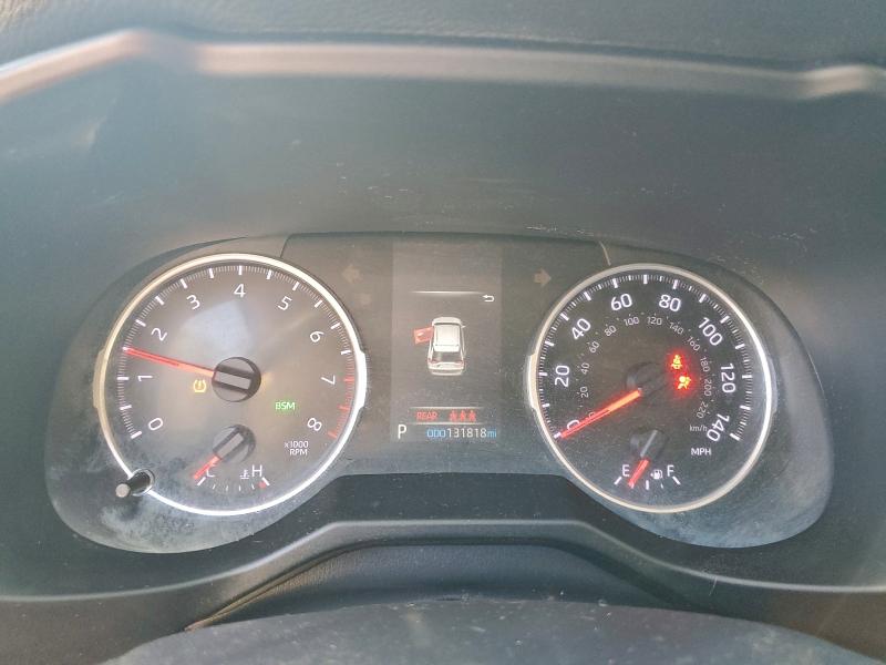 Фото 9 - TOYOTA RAV4