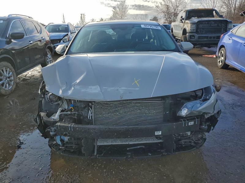 Фото 5 - HYUNDAI ELANTRA