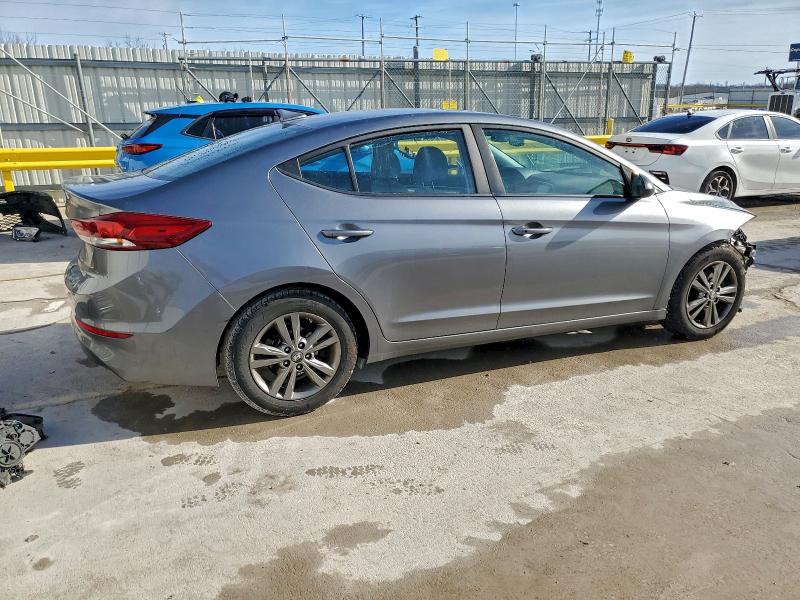 Фото 3 - HYUNDAI ELANTRA