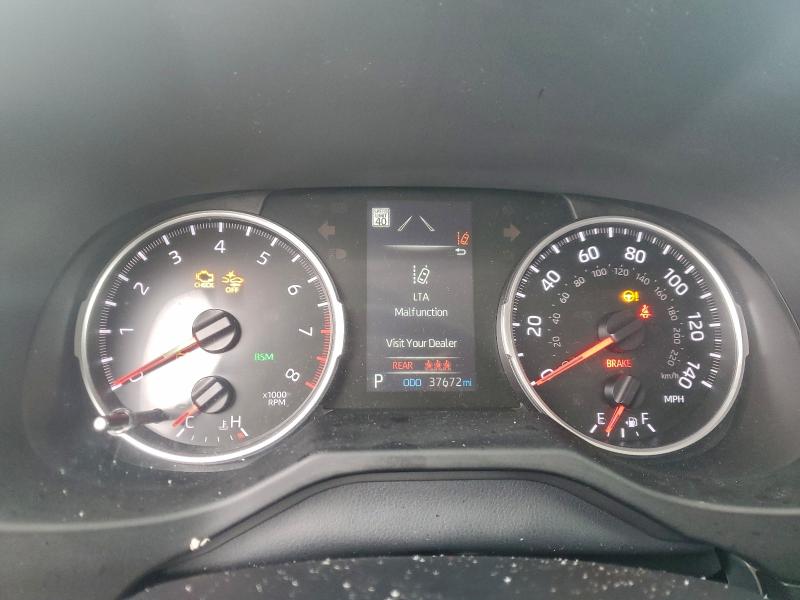 Фото 9 - TOYOTA RAV4