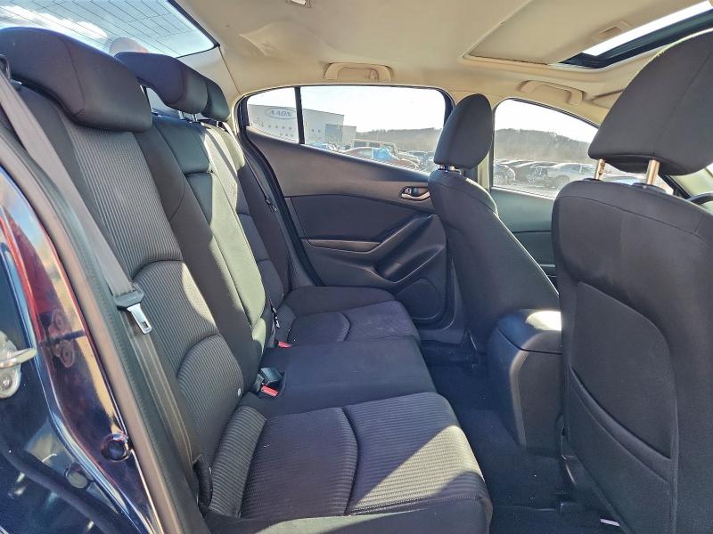 Фото 10 - MAZDA 3