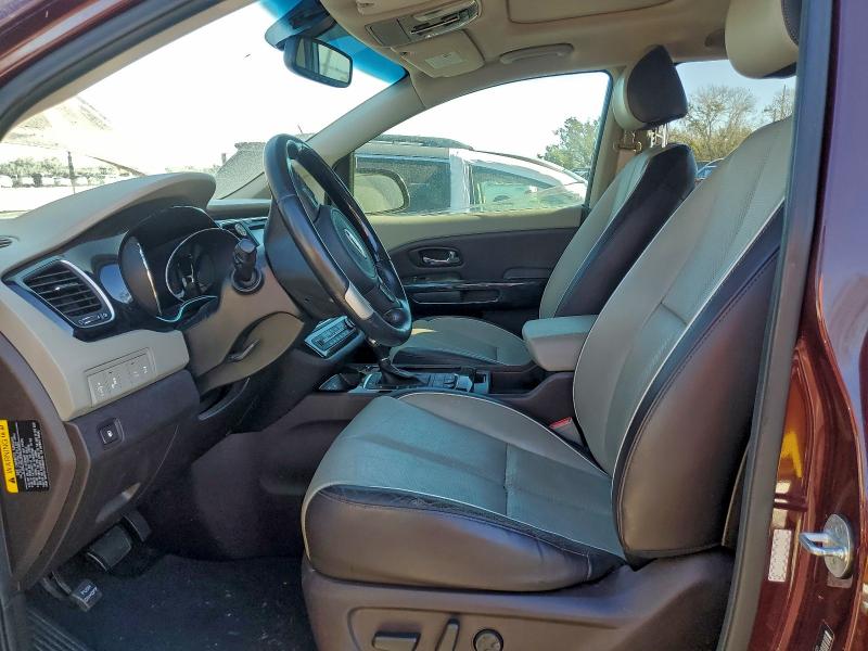 Фото 7 - KIA SEDONA