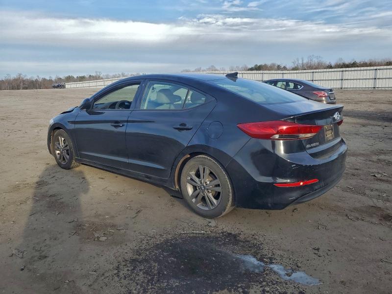 Фото 2 - HYUNDAI ELANTRA